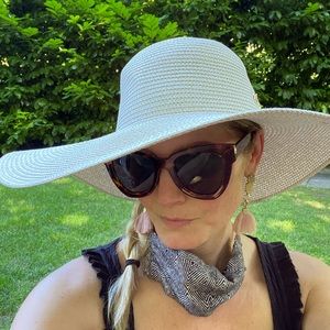 Meet your Posher, Lacey